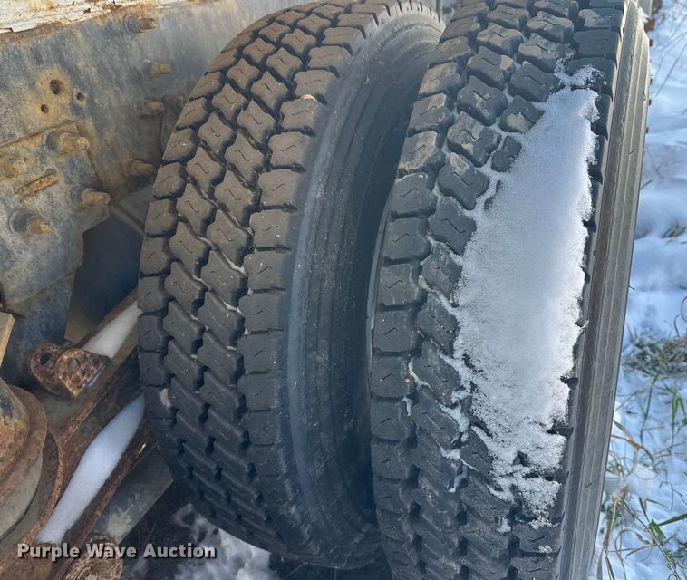 image for item DT6468 2005 International 5500i ready mix truck