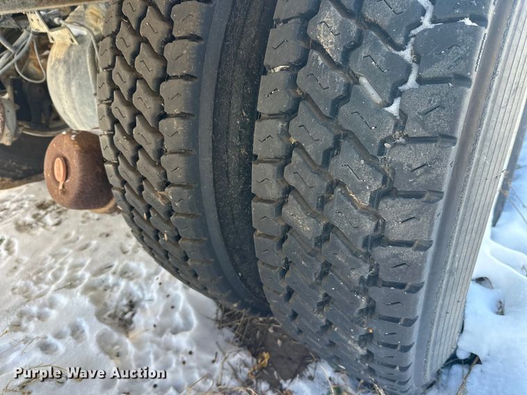 image for item DT6468 2005 International 5500i ready mix truck