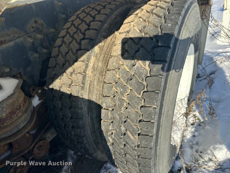 image for item DT6468 2005 International 5500i ready mix truck