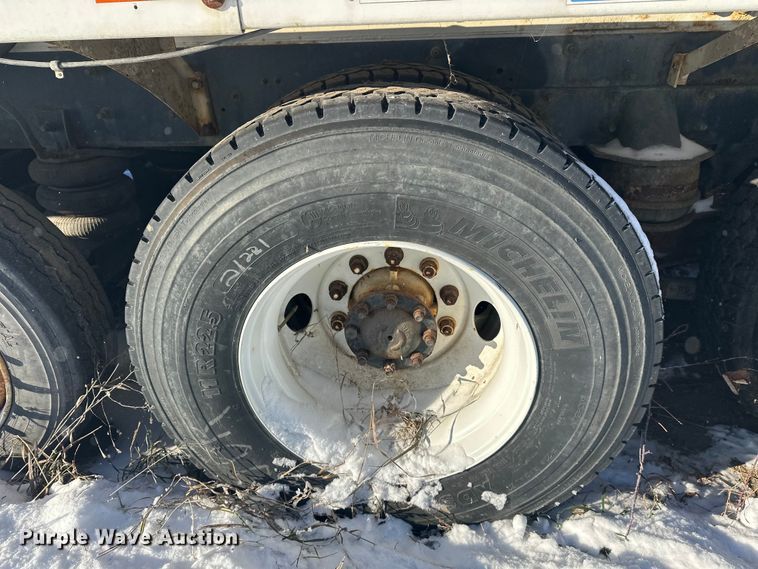 image for item DT6468 2005 International 5500i ready mix truck