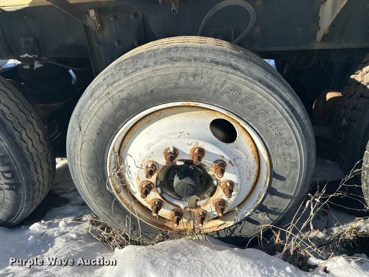 image for item DT6468 2005 International 5500i ready mix truck