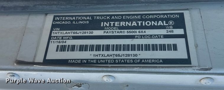 image for item DT6468 2005 International 5500i ready mix truck