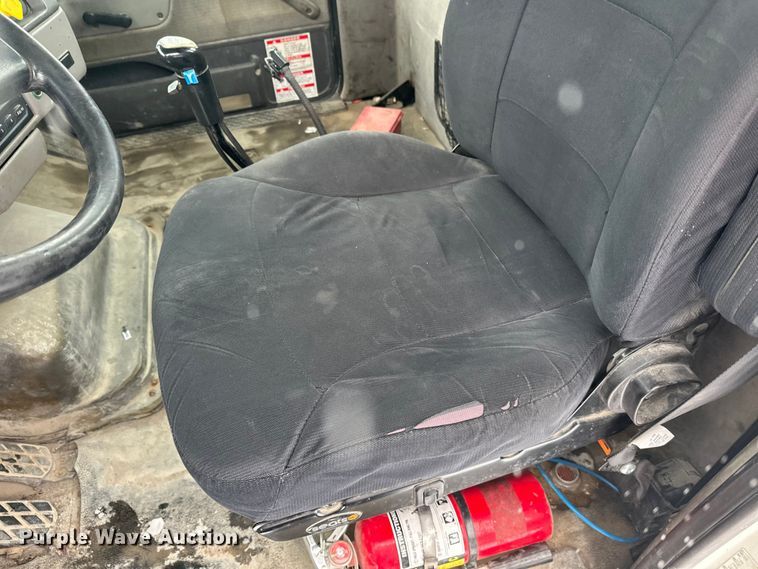 image for item DT6471 2000 Sterling L9500 truck cab and chassis