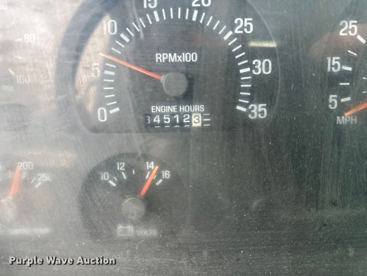 image for item DT6471 2000 Sterling L9500 truck cab and chassis