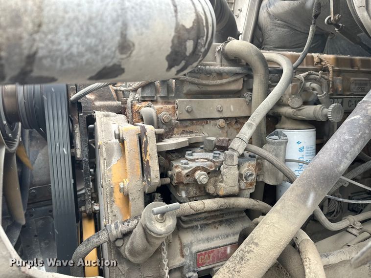 image for item DT6471 2000 Sterling L9500 truck cab and chassis