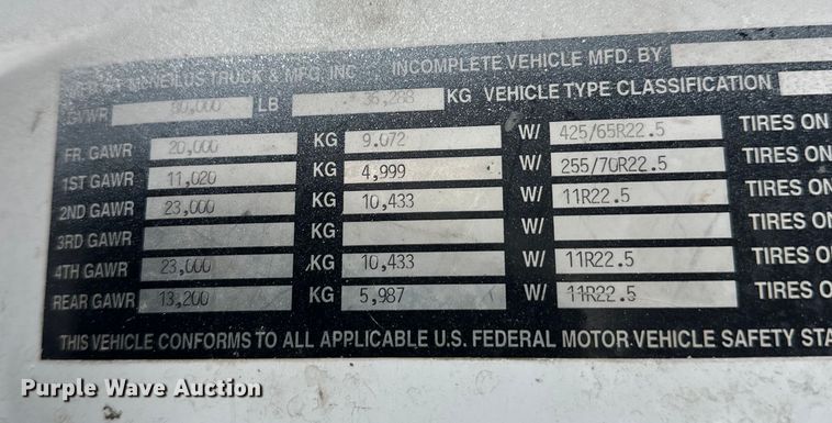 image for item DT6471 2000 Sterling L9500 truck cab and chassis