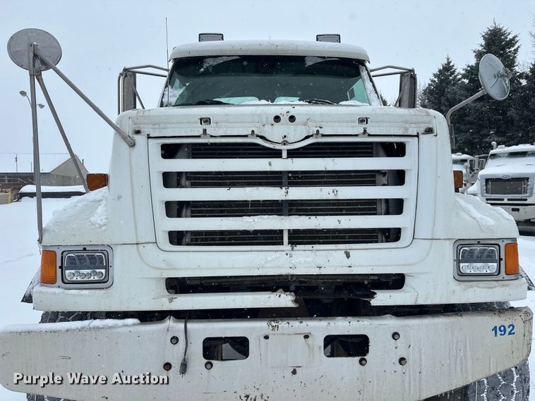 image for item DT6472 2000 Sterling L9500 truck cab and chassis