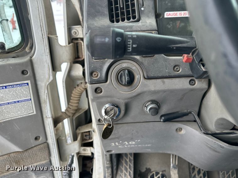 image for item DT6472 2000 Sterling L9500 truck cab and chassis