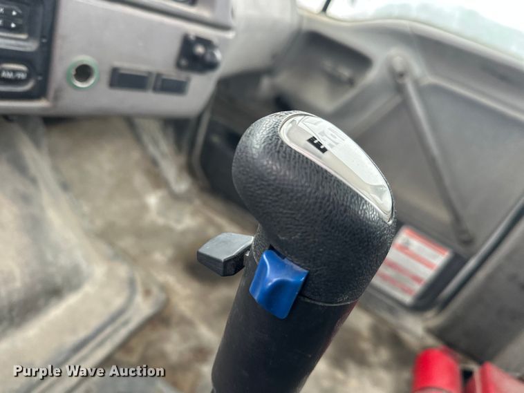 image for item DT6472 2000 Sterling L9500 truck cab and chassis