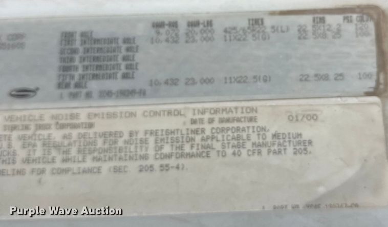 image for item DT6472 2000 Sterling L9500 truck cab and chassis