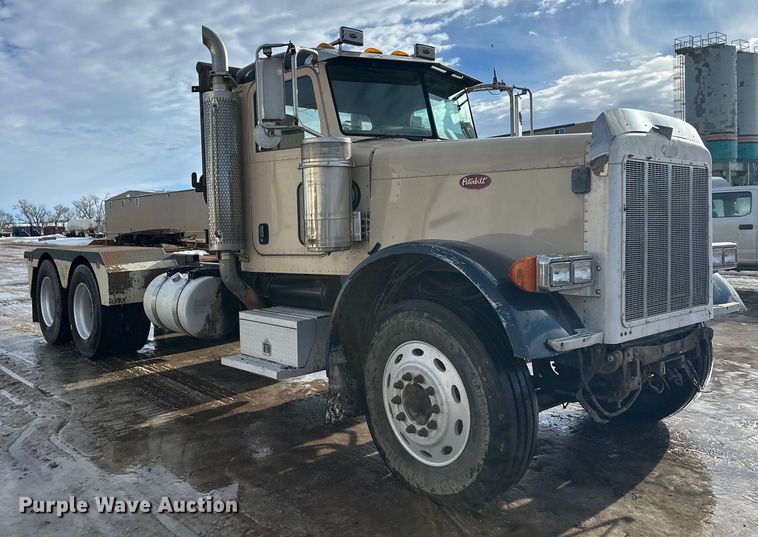 image for item DT6477 2006 Peterbilt 379 winch truck