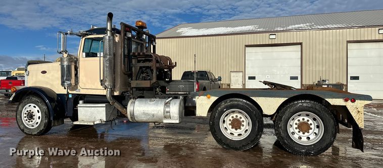 image for item DT6477 2006 Peterbilt 379 winch truck