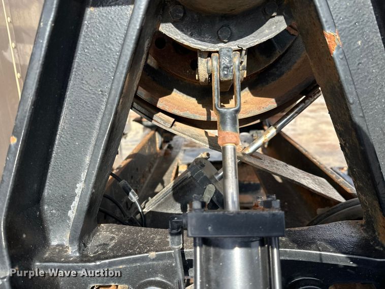 image for item DT6477 2006 Peterbilt 379 winch truck