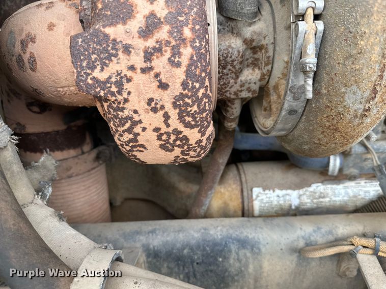 image for item DT6477 2006 Peterbilt 379 winch truck