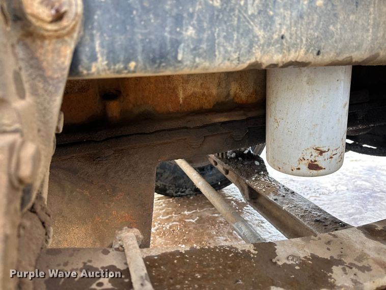 image for item DT6477 2006 Peterbilt 379 winch truck