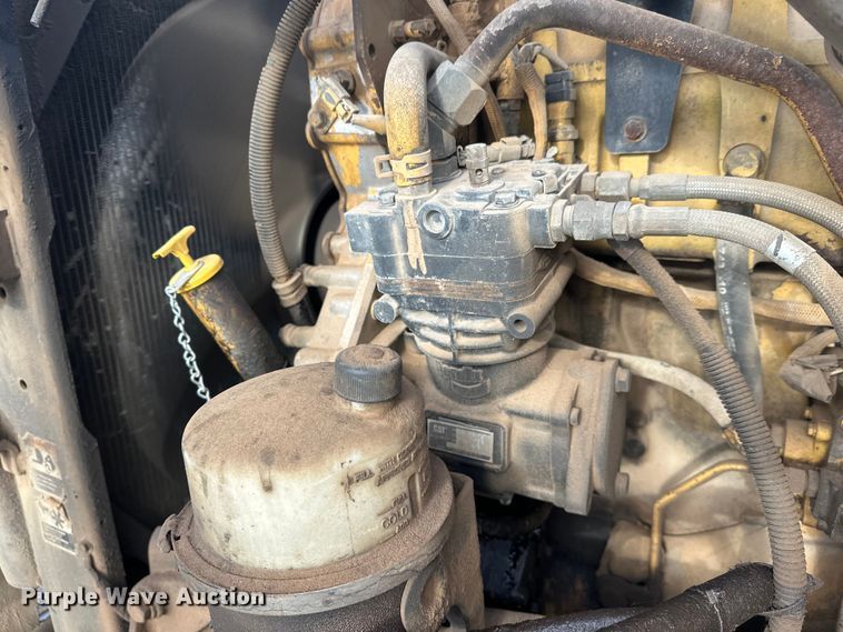 image for item DT6477 2006 Peterbilt 379 winch truck