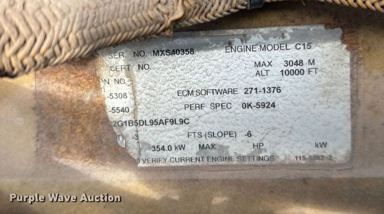 image for item DT6477 2006 Peterbilt 379 winch truck