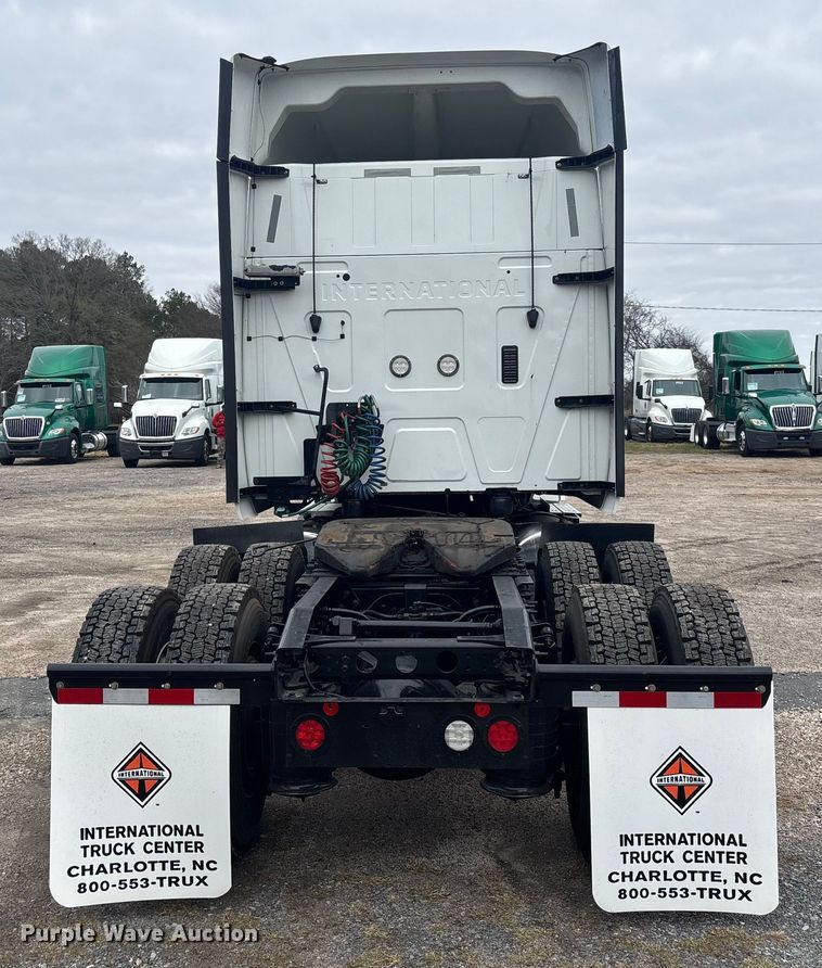 image for item DU0289 2020 International LT625 semi truck