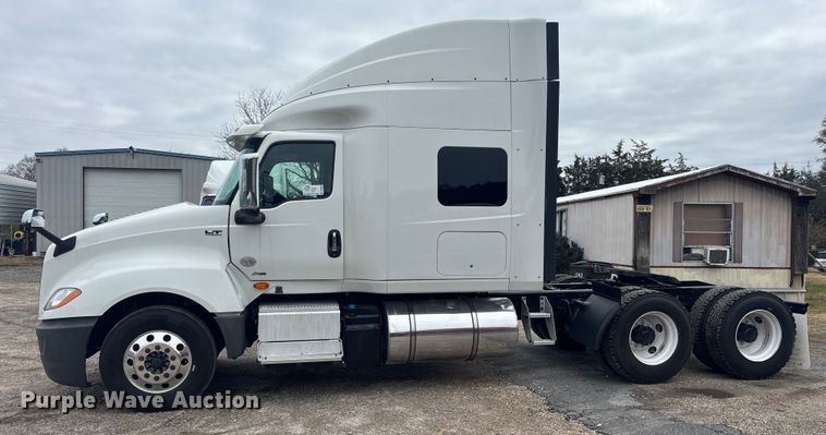 image for item DU0289 2020 International LT625 semi truck