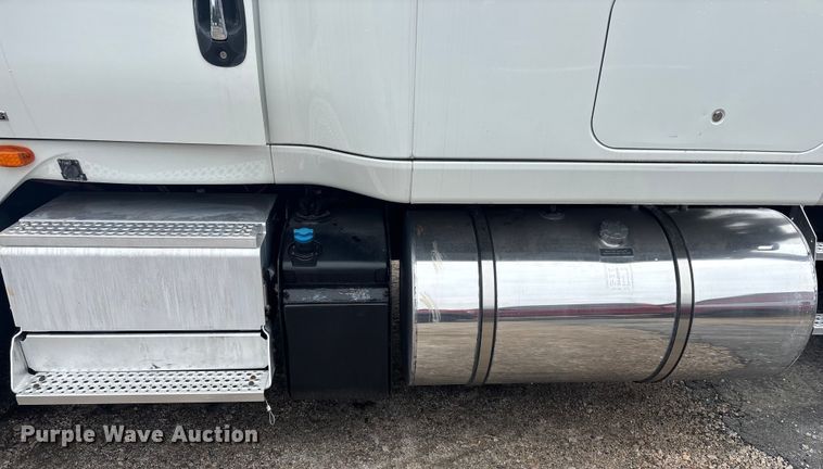 image for item DU0289 2020 International LT625 semi truck