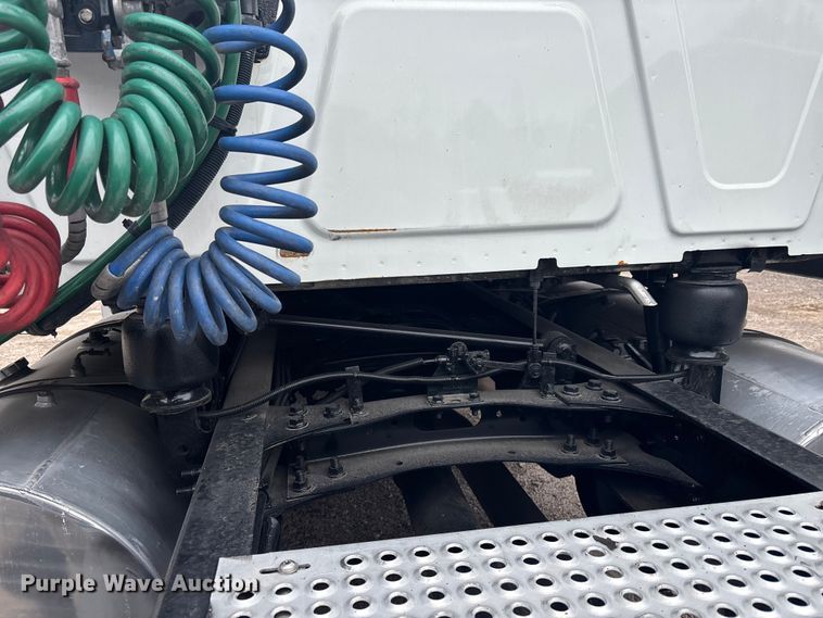 image for item DU0289 2020 International LT625 semi truck