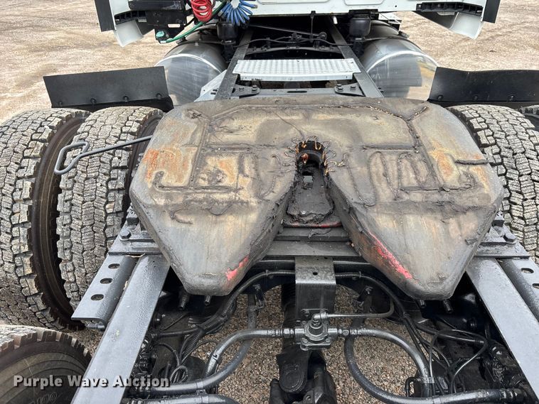 image for item DU0289 2020 International LT625 semi truck