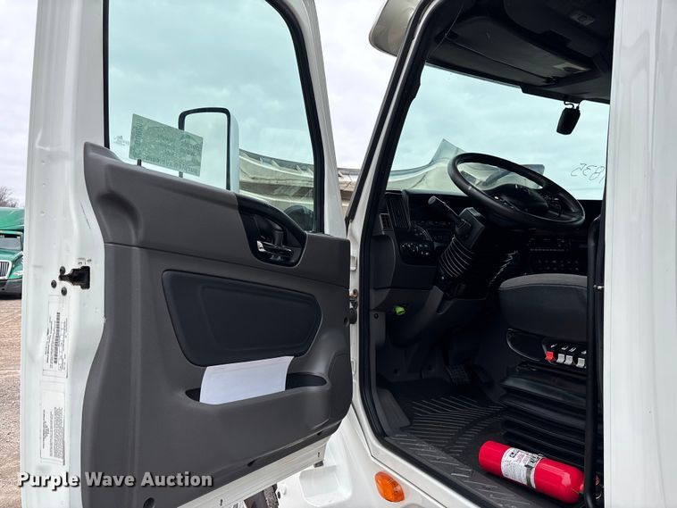 image for item DU0289 2020 International LT625 semi truck