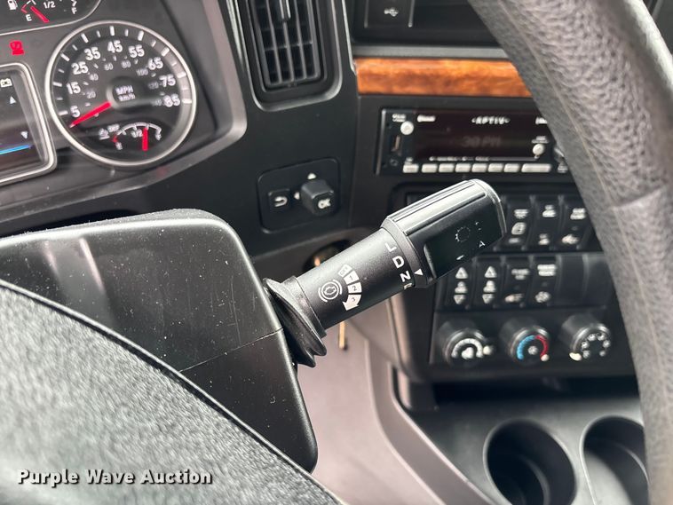 image for item DU0289 2020 International LT625 semi truck