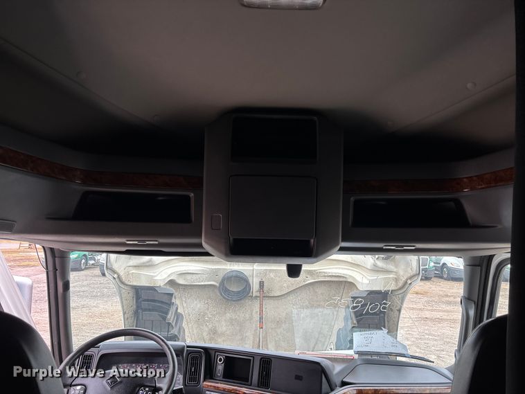 image for item DU0289 2020 International LT625 semi truck