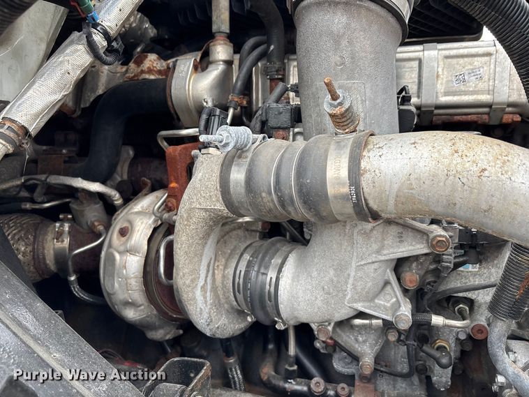 image for item DU0289 2020 International LT625 semi truck