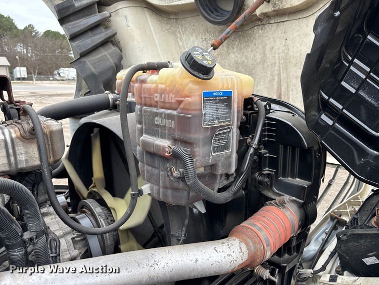 image for item DU0289 2020 International LT625 semi truck