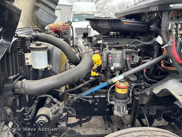 image for item DU0289 2020 International LT625 semi truck