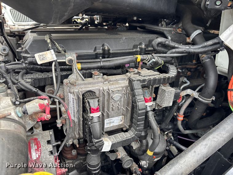 image for item DU0289 2020 International LT625 semi truck