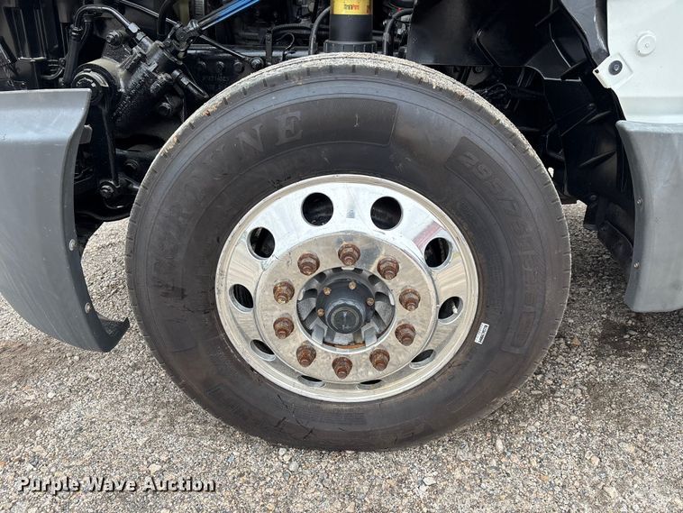 image for item DU0289 2020 International LT625 semi truck