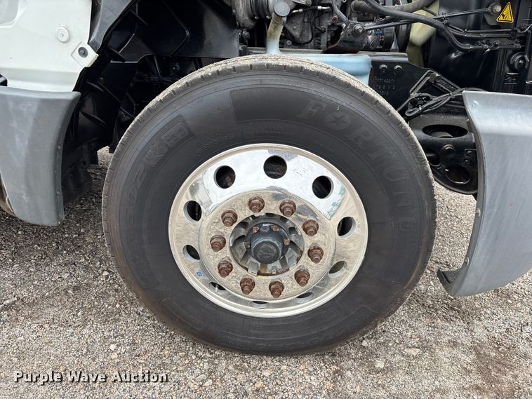 image for item DU0289 2020 International LT625 semi truck