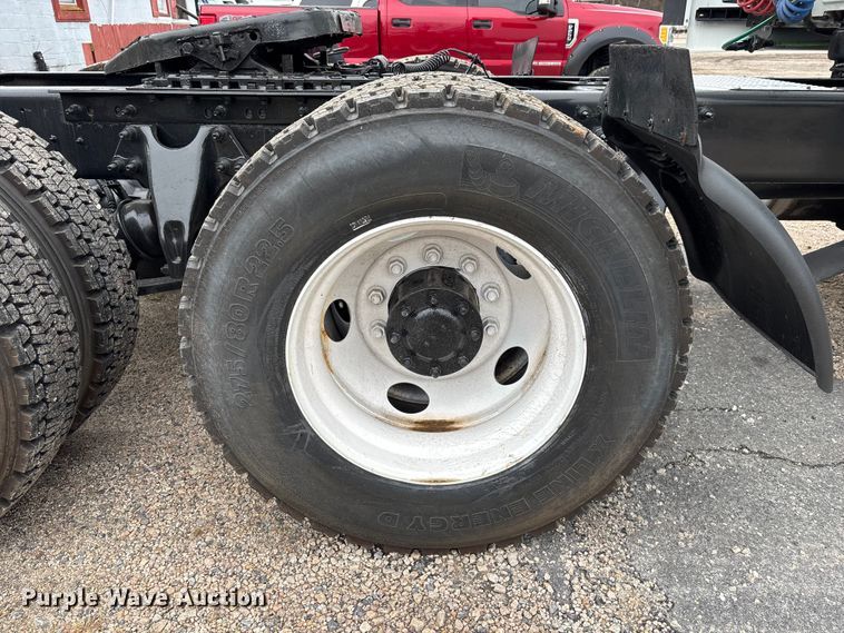 image for item DU0289 2020 International LT625 semi truck