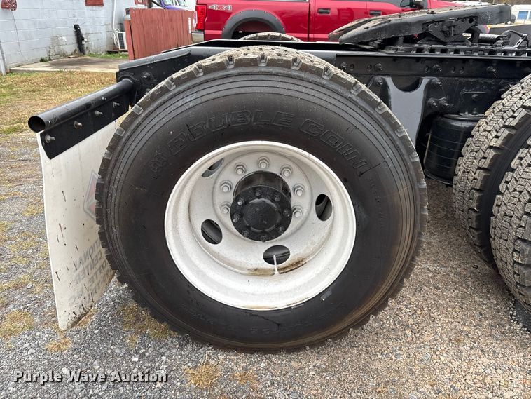 image for item DU0289 2020 International LT625 semi truck