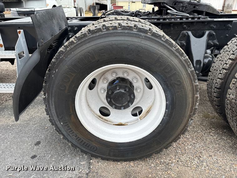 image for item DU0289 2020 International LT625 semi truck