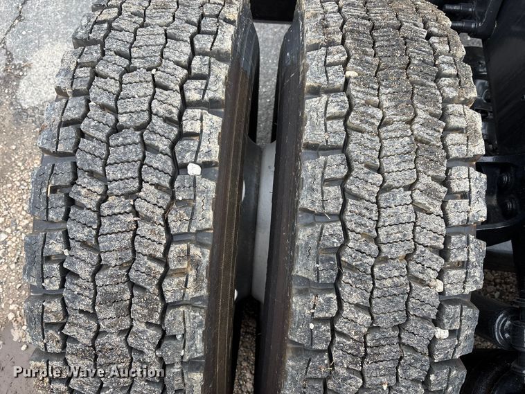 image for item DU0289 2020 International LT625 semi truck