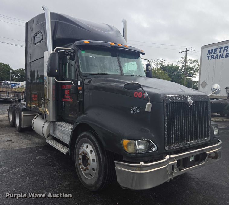 image for item DU2516 2006 International Eagle semi truck