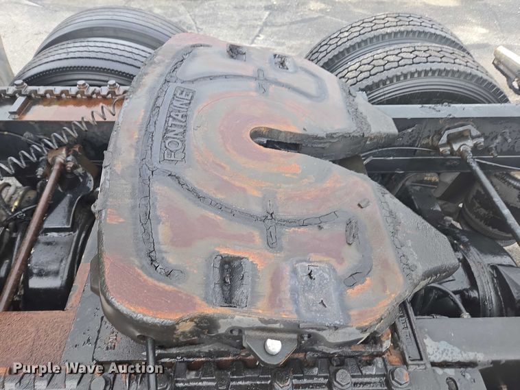 image for item DU2516 2006 International Eagle semi truck