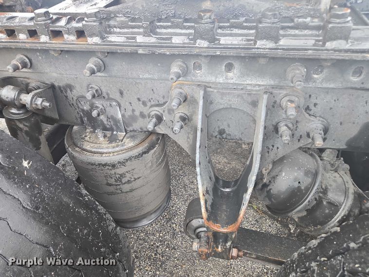 image for item DU2516 2006 International Eagle semi truck