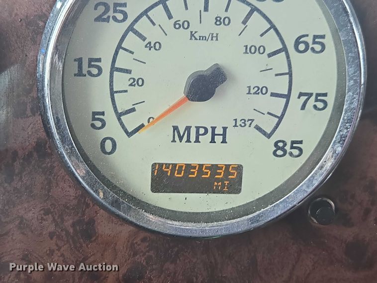 image for item DU2516 2006 International Eagle semi truck