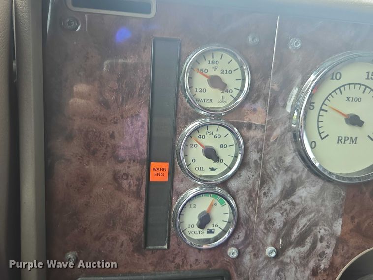 image for item DU2516 2006 International Eagle semi truck