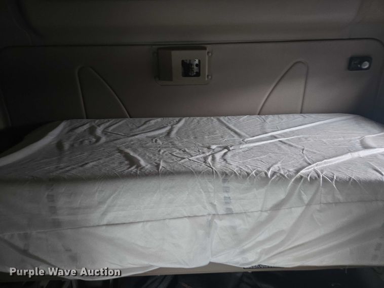 image for item DU2516 2006 International Eagle semi truck