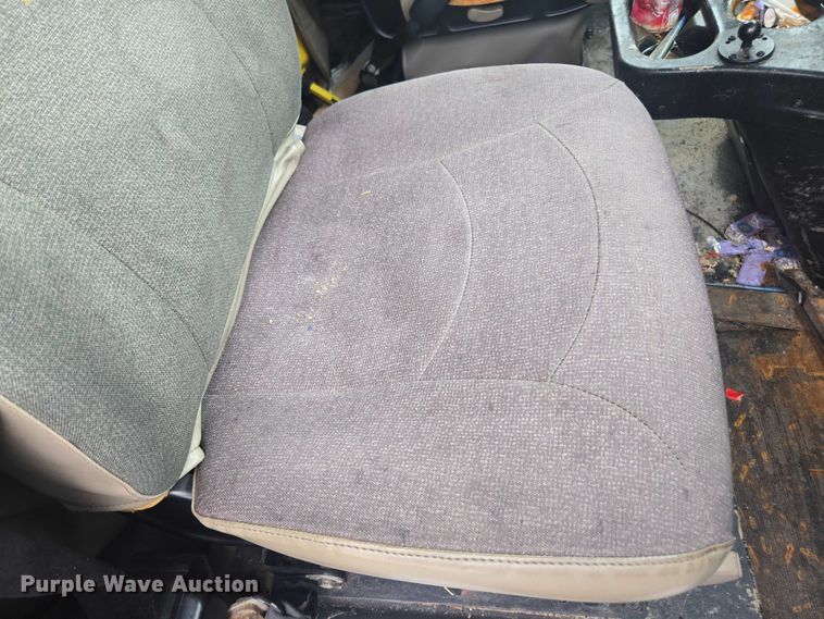 image for item DU2516 2006 International Eagle semi truck