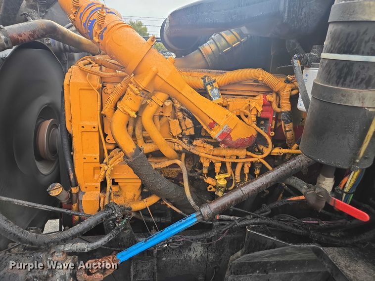 image for item DU2516 2006 International Eagle semi truck