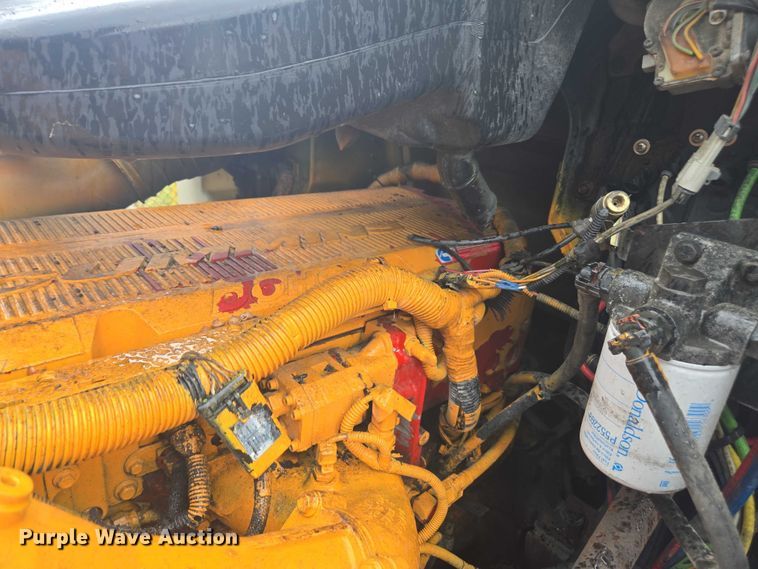 image for item DU2516 2006 International Eagle semi truck