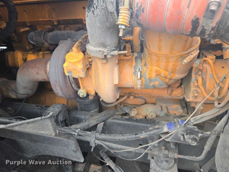 image for item DU2516 2006 International Eagle semi truck