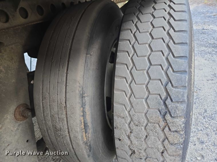 image for item DU2528 2003 Strick Corp. dry van trailer